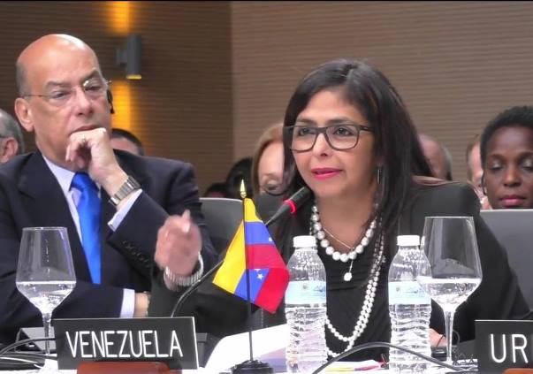 Sir Ronald Sanders (left) Delsey Rodriguez, Venezuela Foreign Minister (right) at the OAS General Assembly